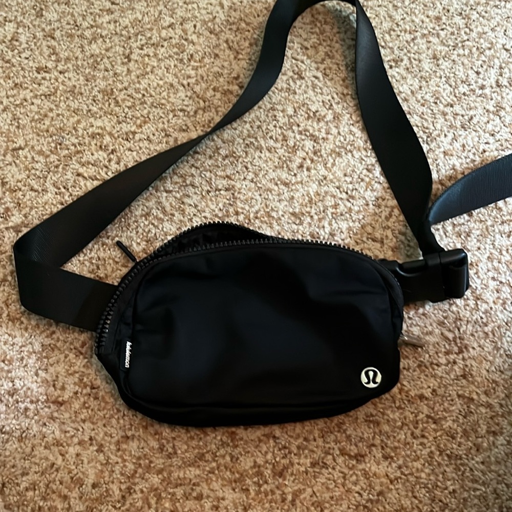 Lululemon bag